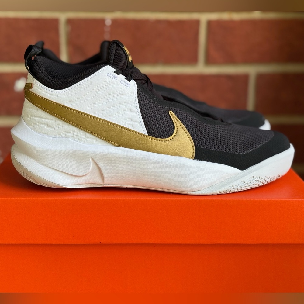 Nike Team Hustle GS Black White Gold New Sneakers NIB Basketball Shoes